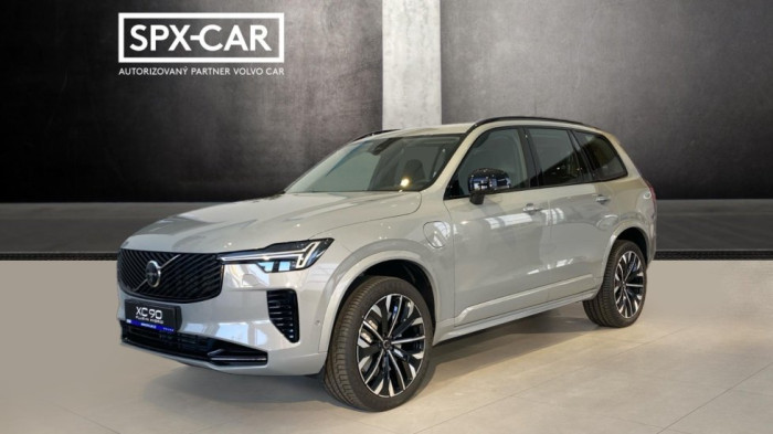 Volvo XC90 PLUS DARK, T8 AWD, 228+107 kW / 310+145 HP na operativní leasing
