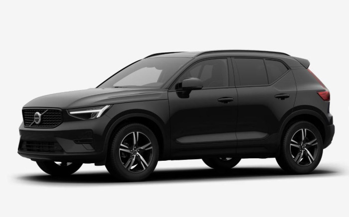 Volvo XC40 B3 AUT DARK PLUS na operativní leasing