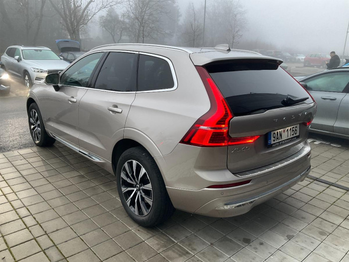 Volvo XC60 B5 AWD Plus Bright Auto na operativní leasing