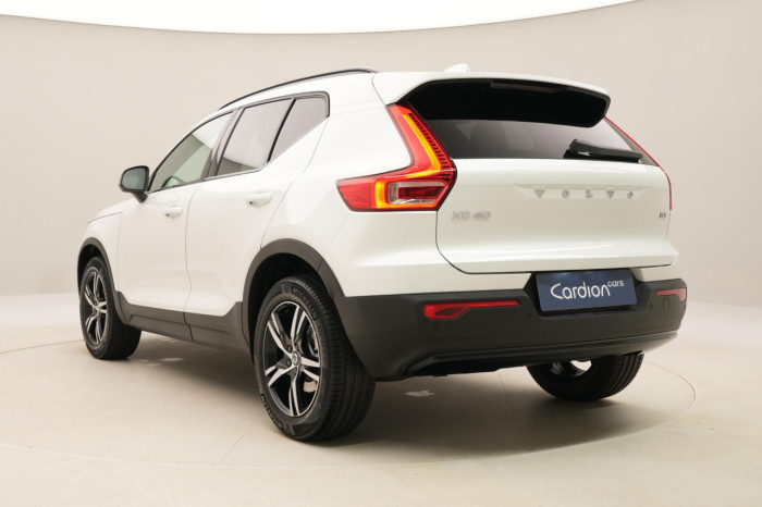 Volvo XC40 B3 AUT DARK PLUS na operativní leasing
