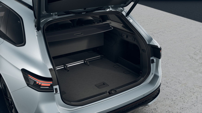 Volkswagen Passat R-Line 2,0 TSI 150 kW na operativní leasing