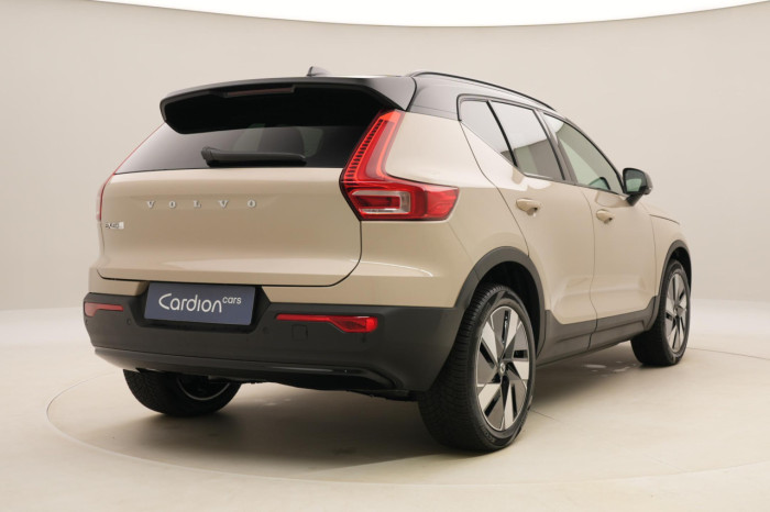 Volvo EX40 TWIN MOTOR AWD ULTRA na operativní leasing
