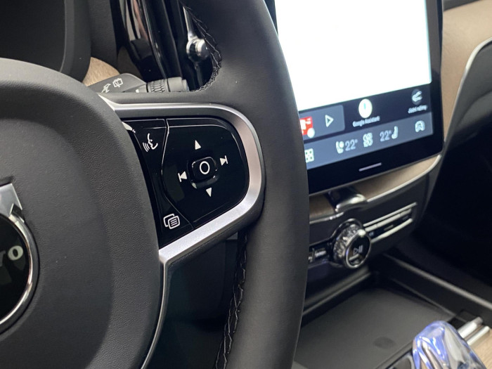 Volvo XC60 B5 AWD AUT BRIGHT PLUS na operativní leasing