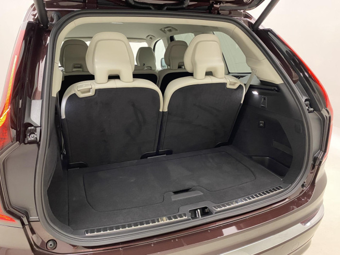 Volvo XC90 T8 AWD Plug-in BRIGHT PLUS 7m na operativní leasing