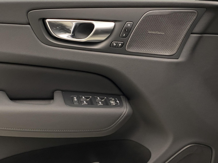 Volvo XC60 B5 AWD AUT BRIGHT PLUS na operativní leasing