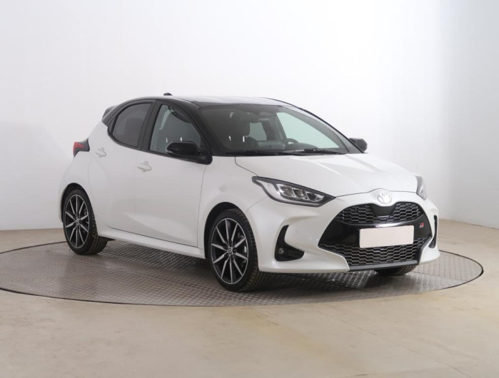 Toyota Yaris GR Sport 1.5 Hybrid 96 kW Automat na operativní leasing