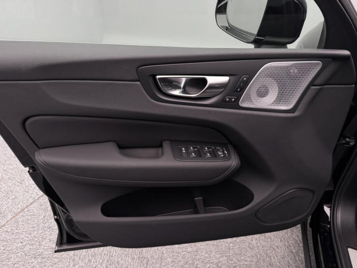 Volvo XC60 B5 AWD AUT BRIGHT PLUS na operativní leasing