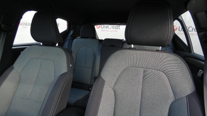 Volvo XC40 B3 PLUS DARK DCT na operativní leasing