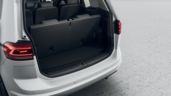 Volkswagen Touran Highline 2,0 TDI 110 kW EVO 7DSG na operativní leasing