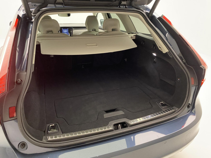 Volvo V90 T6 AWD Plug-in BRIGHT PLUS na operativní leasing