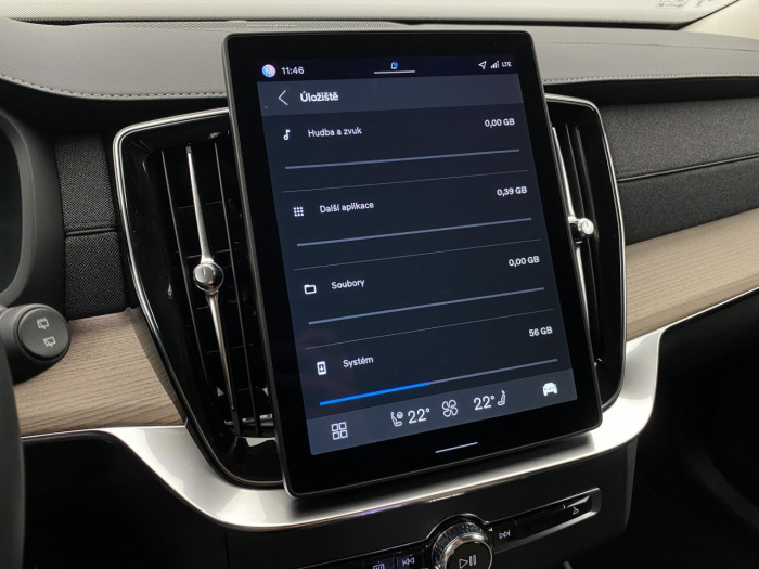 Volvo XC90 T8 AWD RECHARGE BRIGHT PLUS 7m na operativní leasing