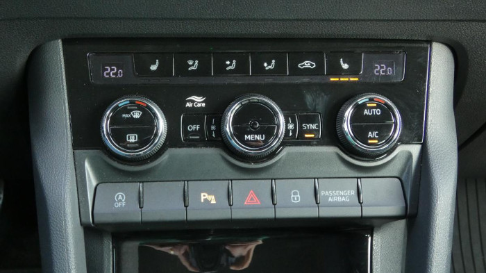 Škoda Karoq 1,5 TSI Style na operativní leasing