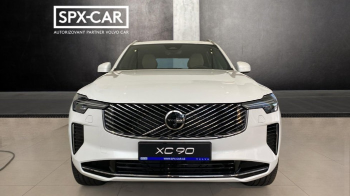Volvo XC90 ULTRA BRIGHT, T8 AWD, 228+107 kW / 310+145 HP na operativní leasing