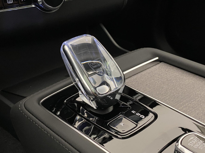Volvo XC90 T8 AWD Plug-in DARK ULTRA na operativní leasing