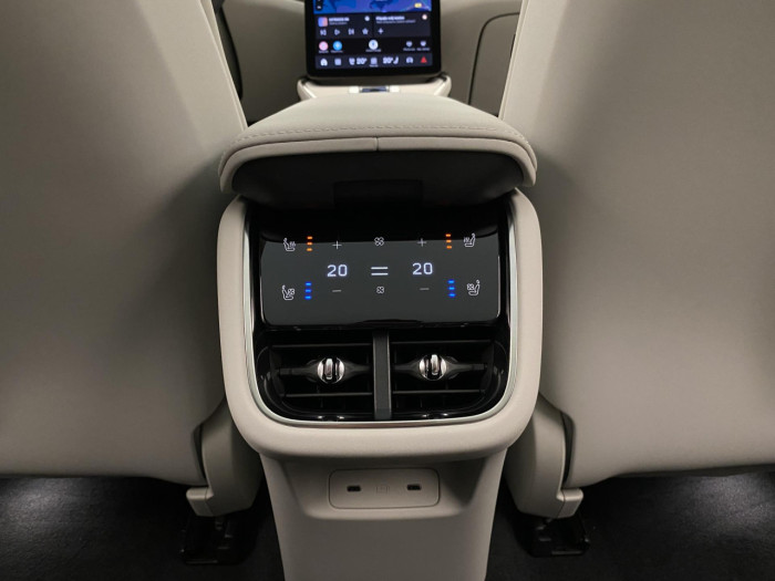 Volvo ES90 PURE ELECTRIC EXT.SINGLE ULTRA na operativní leasing