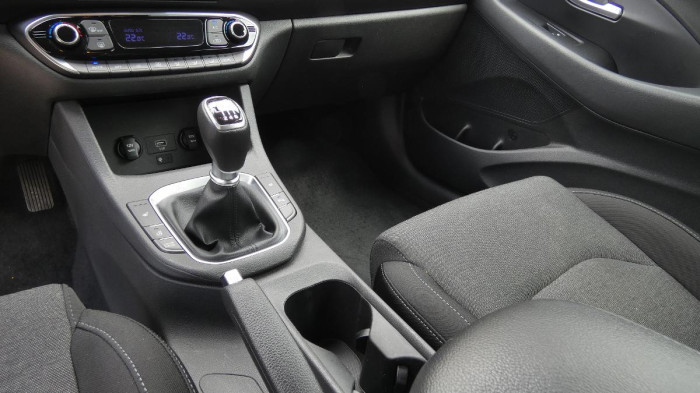 Hyundai i30 Kombi 1.5 T-GDI mHEV Smart na operativní leasing
