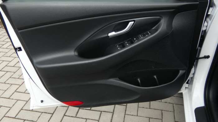 Hyundai i30 Kombi 1.5 T-GDI mHEV Smart na operativní leasing