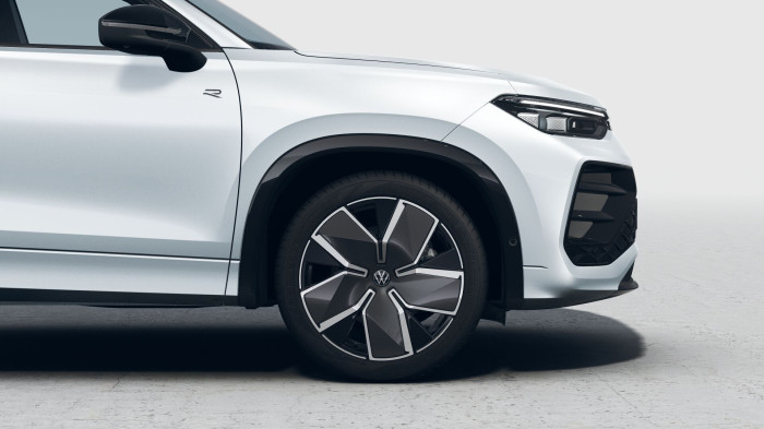 Volkswagen Tayron R-Line People 150 kW eHybrid na operativní leasing