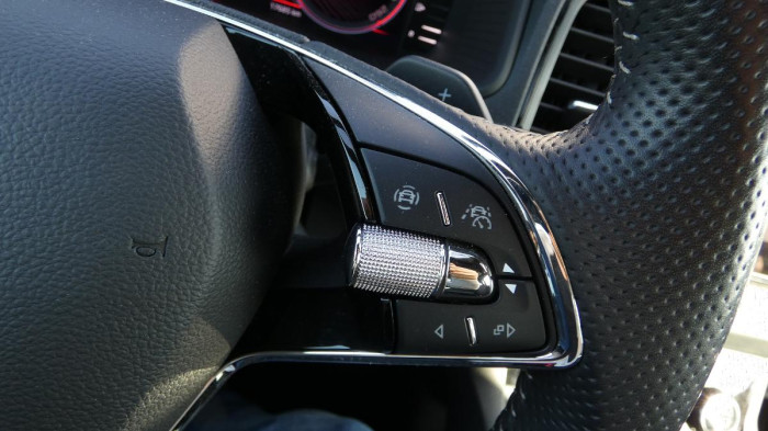 Škoda Karoq 1,5 TSI Sportline Exclusive DS na operativní leasing