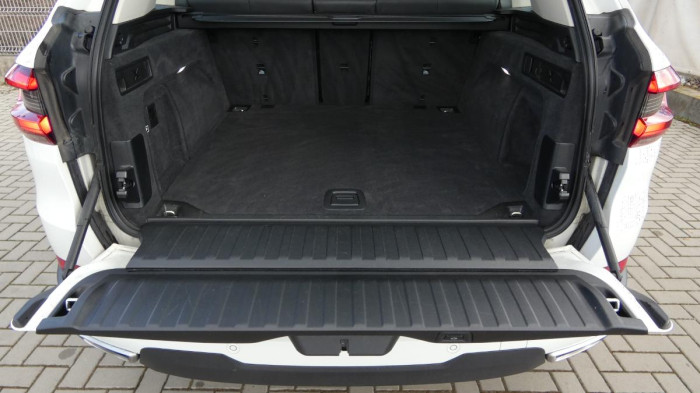 BMW X5 xDrive 40i na operativní leasing