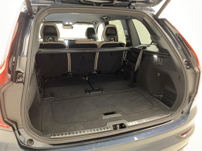 Volvo XC90 B5 AWD AUT DARK PLUS 7míst na operativní leasing