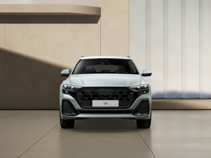 Audi Q8 SUV TDI quattro 210 kW na operativní leasing