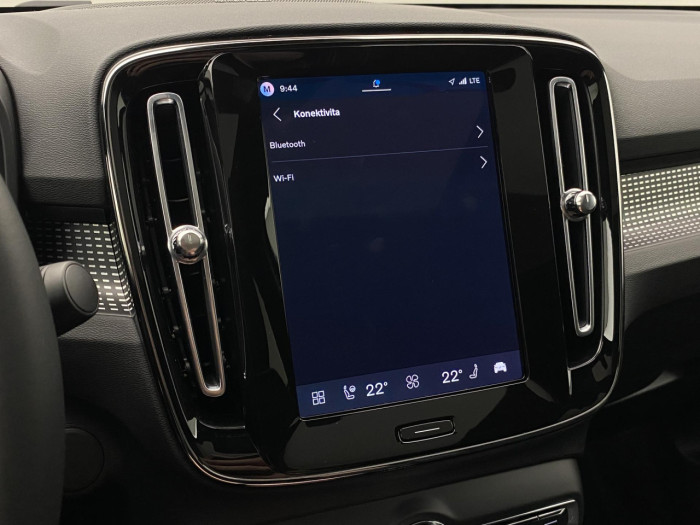 Volvo EC40 BLACK EDITION SINGLE EXT ULTRA Edition na operativní leasing