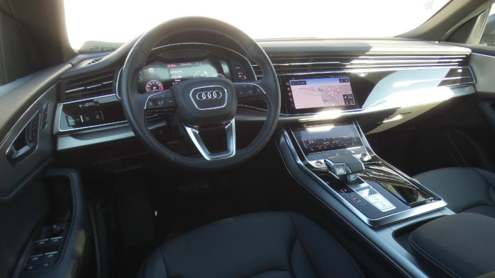 Audi Q8 55 TFSI quattro tiptronic na operativní leasing