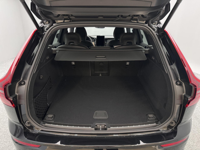 Volvo XC60 B5 AWD AUT BRIGHT PLUS na operativní leasing