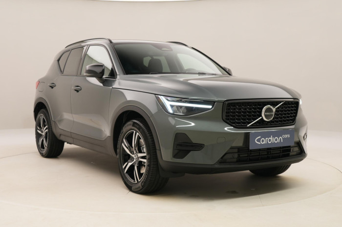 Volvo XC40 B3 AUT DARK PLUS na operativní leasing