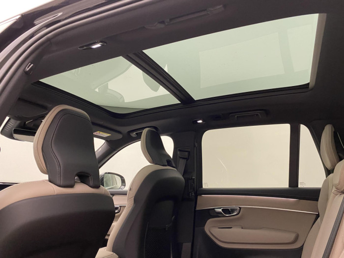 Volvo XC90 T8 AWD Plug-in BRIGHT PLUS 7m na operativní leasing