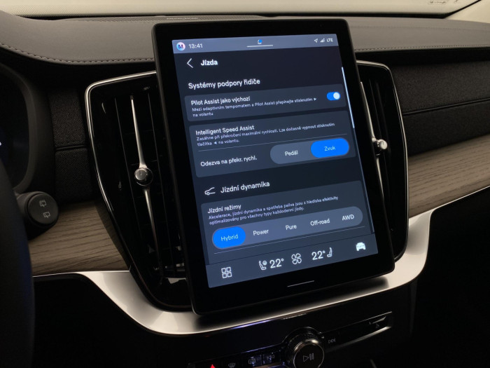 Volvo XC90 T8 AWD RECHARGE BRIGHT PLUS 7m na operativní leasing