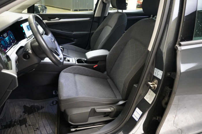 Volkswagen Golf 1.0 TSI 81 kW Life na operativní leasing