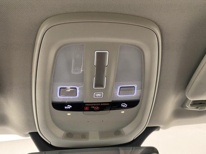 Volvo XC90 T8 AWD Plug-in DARK PLUS 7m na operativní leasing