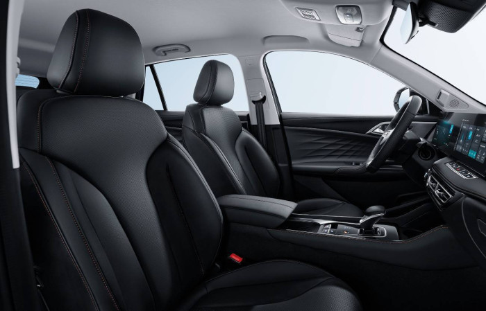 MG HS EXCLUSIVE PHEV 1,5TGI / 200kW na operativní leasing