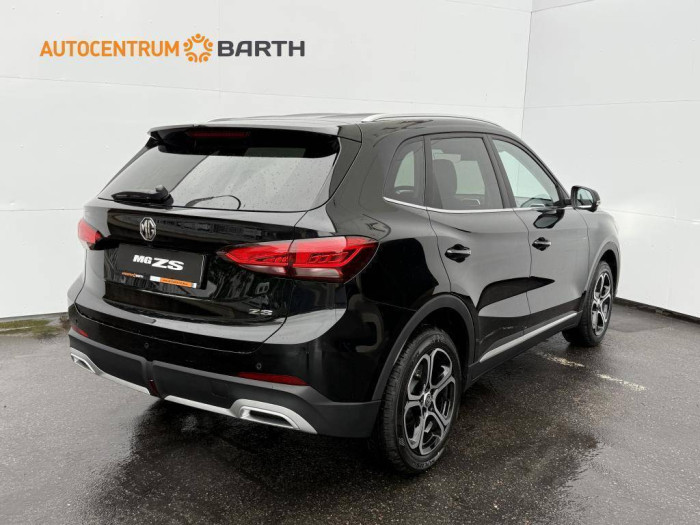 MG ZS ELEGANCE 5MP 1,5i / 85kW na operativní leasing