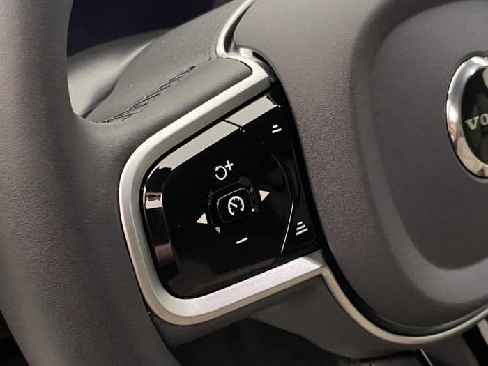 Volvo XC90 B5 AWD AUT BRIGHT PLUS na operativní leasing