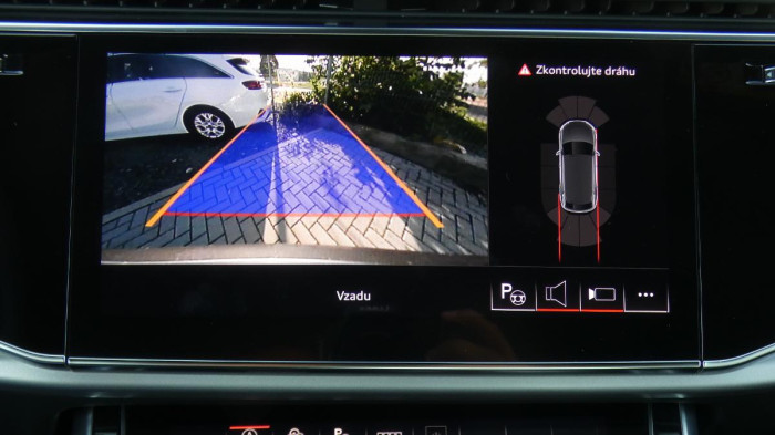 Audi Q8 55 TFSI quattro tiptronic na operativní leasing