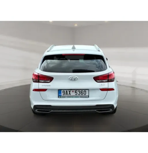 Hyundai i30 kom.1.5i Family Smart 5d na operativní leasing