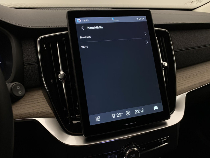 Volvo XC90 T8 AWD RECHARGE BRIGHT PLUS 7m na operativní leasing