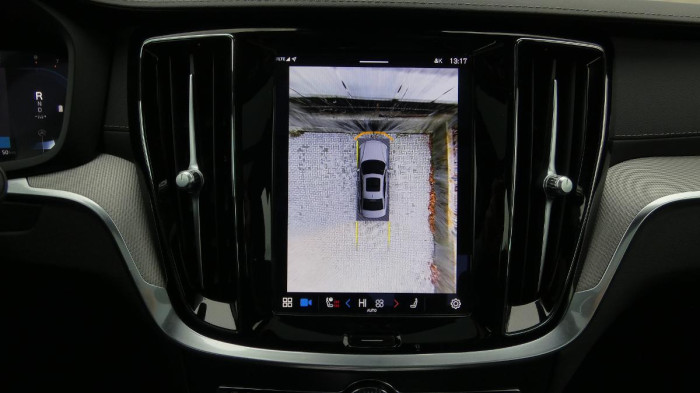 Volvo S60 B5 AWD Ultimate Dark na operativní leasing