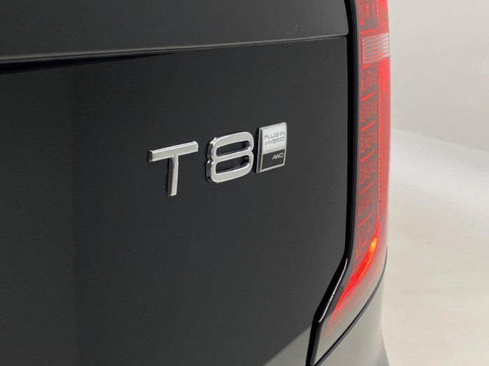 Volvo XC90 T8 AWD Plug-in BRIGHT PLUS 7m na operativní leasing