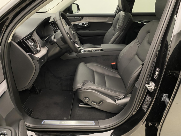 Volvo XC90 B5 AWD AUT DARK PLUS 7míst na operativní leasing