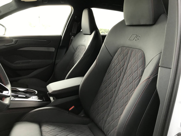 Audi A6 Avant Quattro 7STR 2,0TDI / 150kW na operativní leasing