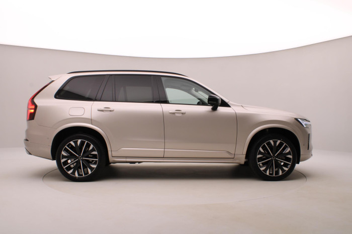 Volvo XC90 B5 AWD AUT DARK PLUS na operativní leasing