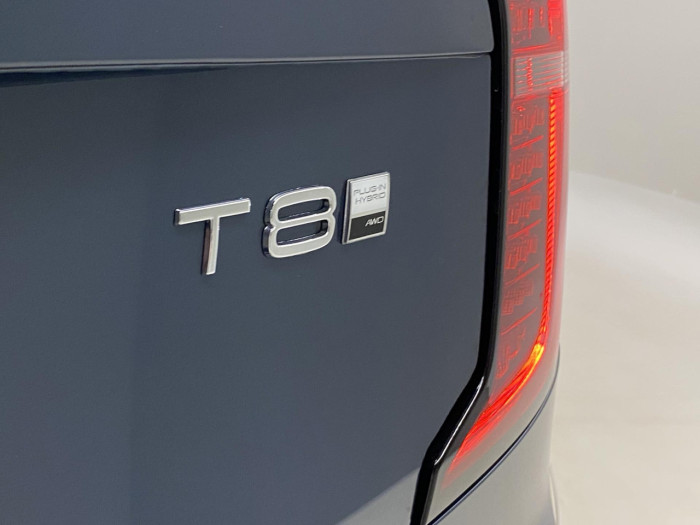Volvo XC90 T8 AWD Plug-in BRIGHT PLUS 7m na operativní leasing