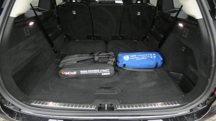 Volvo XC90 B5 AWD Core 7 míst na operativní leasing