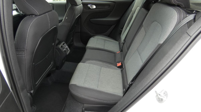 Volvo XC40 B3 mHEV Core aut. na operativní leasing