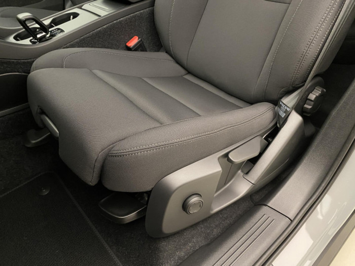 Volvo EX40 SINGLE MOTOR ELETRIC PLUS na operativní leasing