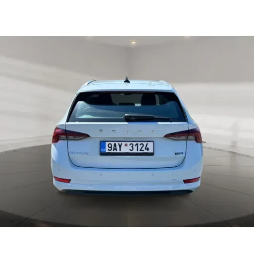 Škoda Oct.Com.1.5e-TEC 110 Style AT na operativní leasing